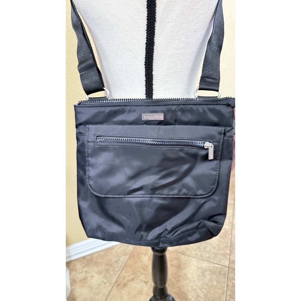 Baggallini Black Nylon‎ Crossbody Bag Travel Purse Lightweight Multi Pocket